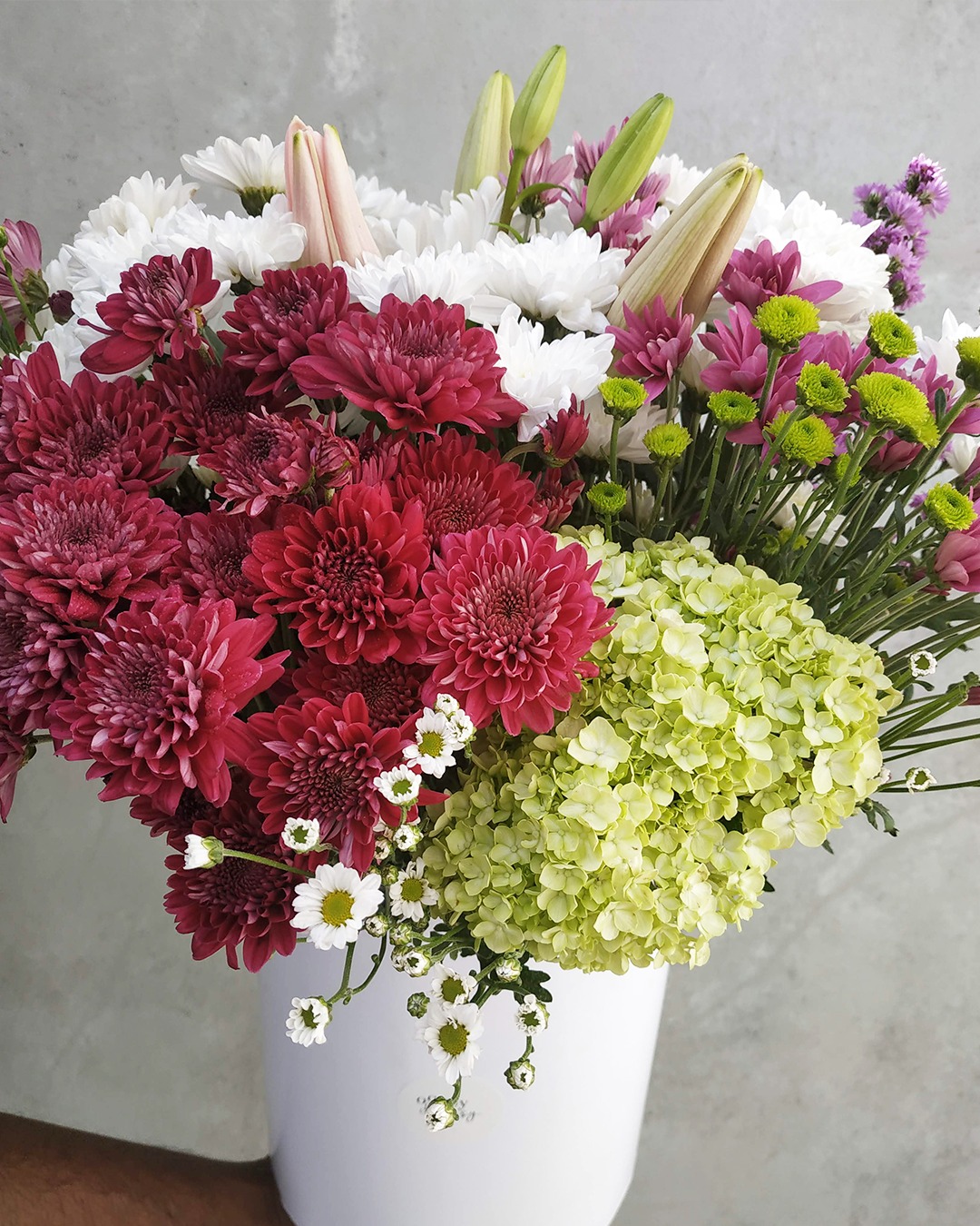 Fill your loved one’s world with vibrant colors & fresh blooms—because nothing says ‘I adore you’ like nature’s brightest hues. 🌸💖 Surprise them with a burst of joy, handcrafted just for their heart. 💐✨
#ColorTheirDay #OopsieDaisyLove #FreshBloomJoy #GiftWithHeart #FloralAdoration
