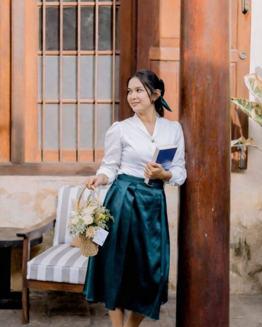 Small details, softly curated 🤍
A little basket of blooms to brighten any corner.

#oopsydaisy #flowerbasket #whitetones #minimalflowers #floralstyling #flowersofinstagram #instablooms #floralinspo #aestheticflowers #giftideas #homegrownflowers #srilankaflowers #supportlocal #slowflowers