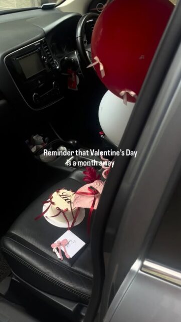 A reminder that Valentine’s Day is a month away.

#valentines #oopsydaisylk #colombo