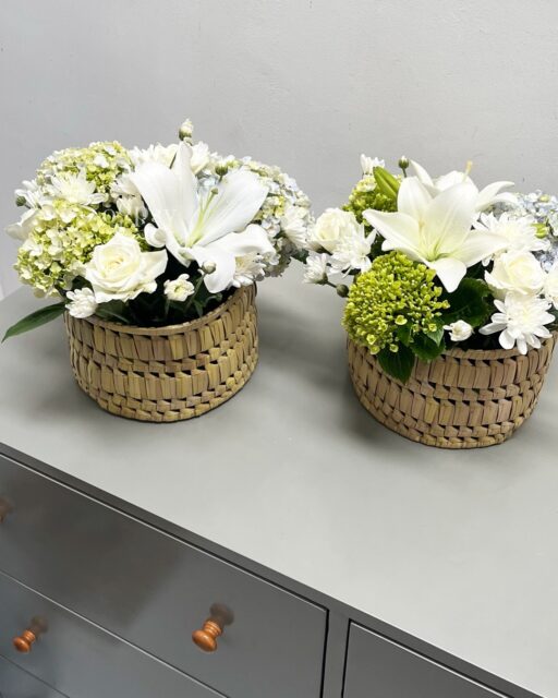 What’s better than one arrangement? Two identical ones to beautifully elevate your space ✨🌸
Perfect for soft-toned interiors and minimal spaces that deserve a little extra bloom.

#TwinBlooms #MinimalFlorals #SoftTones #HomeInBloom #OopsydaisyFlowers #InteriorStyling #FreshFlowers #ColomboFlorist #FloralDecor #BloomYourSpace