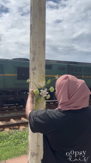 🌸 Adding a little more colour, beauty, and blooms to the streets of Colombo! 🌿💐
We’re on a mission to make our beautiful city bloom, one flower at a time. But can you guess where we are bringing these flowers to life? 👀🌷
Drop your guesses in the comments below! 📍✨ Let’s see who knows Colombo best! 🇱🇰
#OopsyDaisy #ColomboSriLanka #ColomboCity #FlowersOfColombo #ColomboVibes FlowerLove BloomingColombo FloralDesign FlowerDecor ColomboLife SriLanka SpreadHappiness LetTheCityBloom